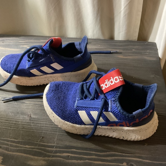 Adidas Kids sneakers size 12.5 - Picture 5 of 6